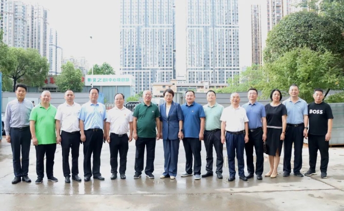 益阳市人民政府副市长罗晓皓一行莅临绿之韵